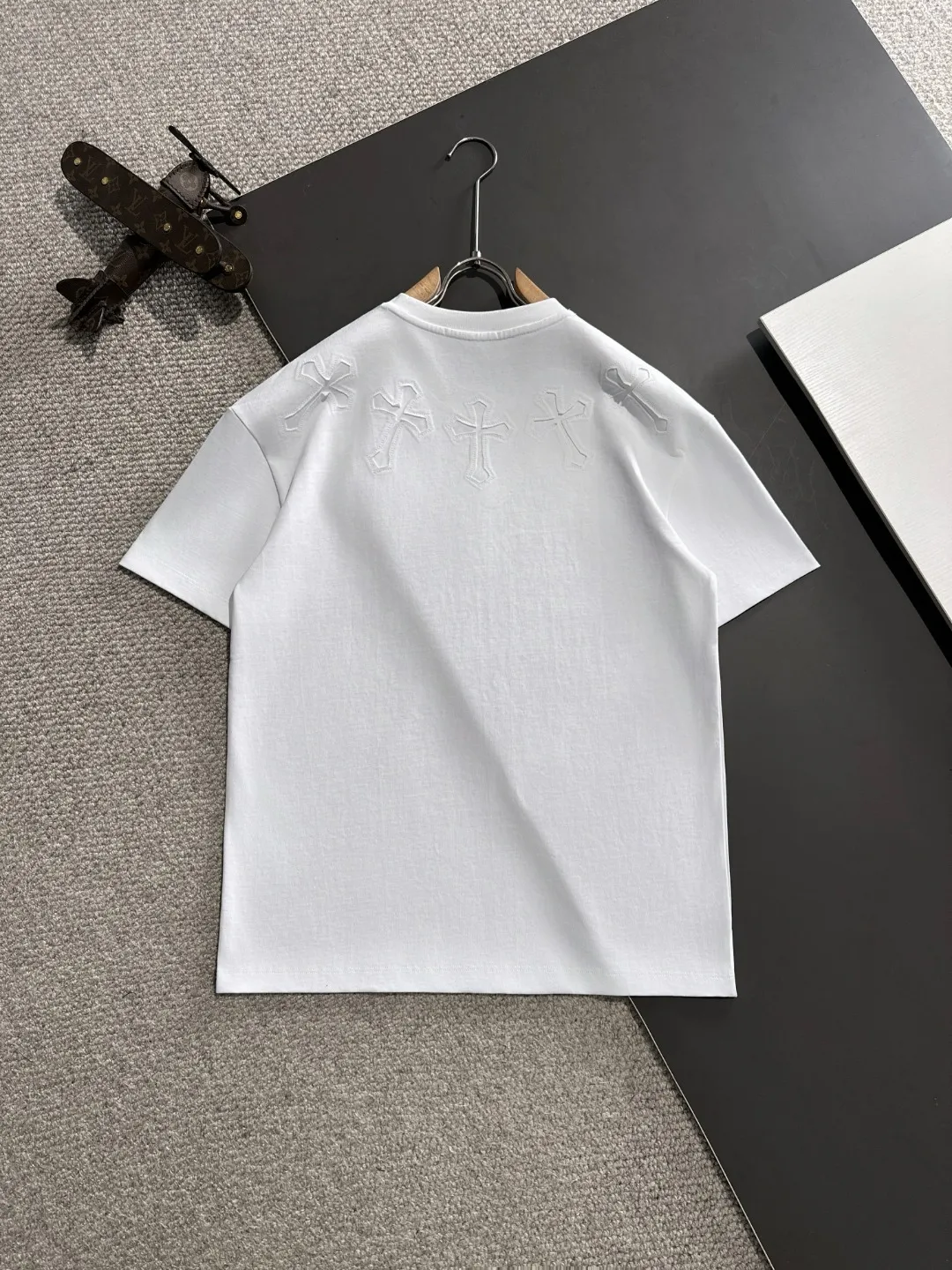 🅿️270 shipped next day Croxin 2025 spring and summer new style (top quality, differentiated currency) launches double yarn pure cotton fabric short sleeves, early spring catwalk style, personalized and exclusive style, same style for men and women, using imported custom dyed fabrics, chain bottom back collar, fully shoulder-covering, no deformation or shrinkage when exposed to water, SIZE: M to 4XL